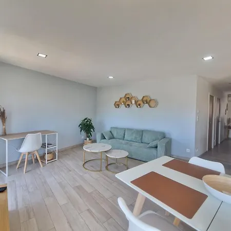 Lana #clim#terrasse - Meuble Classe 3etoiles Apartman *
