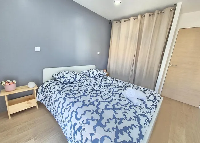 Lana #clim#terrasse - Meublé Classé 3étoiles Appartement *